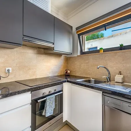 Hidden Gem In The Center Of Lejlighed Alvor